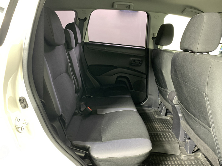 Mitsubishi Outlander 2, 2011 года, Вариатор, Белый
