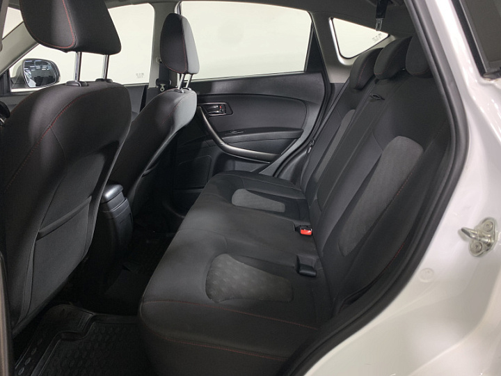 FAW Besturn X80 2, 2017 года, Автоматическая, Белый