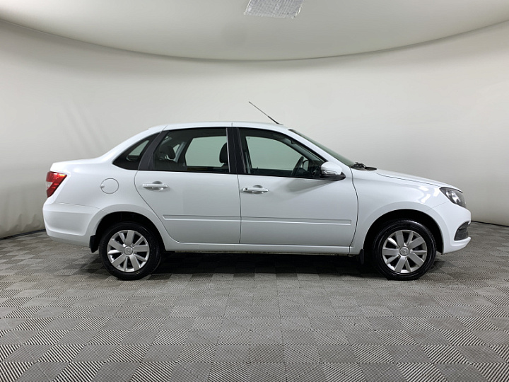 Lada Granta 1.6, 2023 года, Механика, БЕЛЫЙ