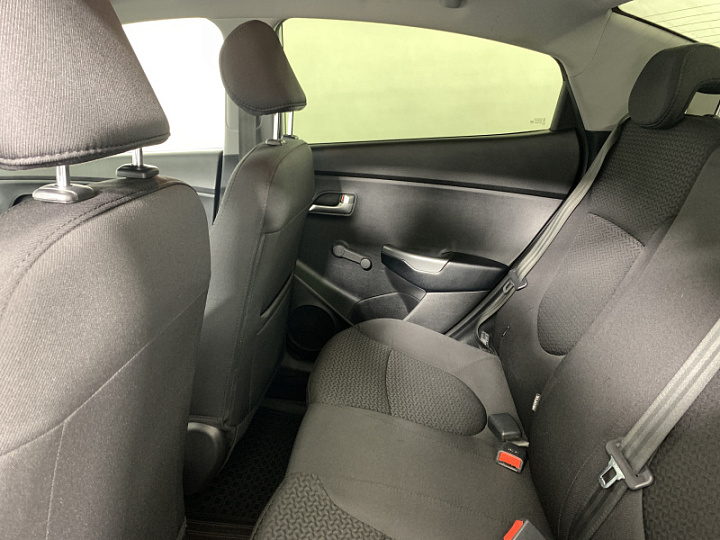 KIA Rio 1.6, 2015 года, Механика, БЕЛЫЙ