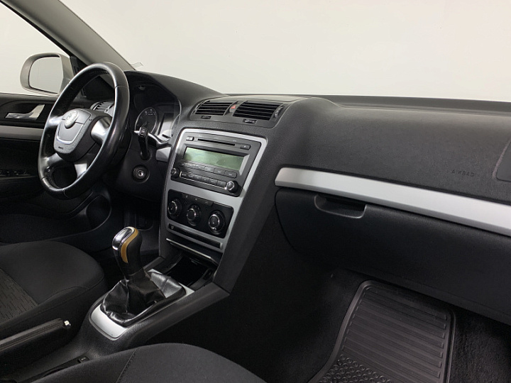 SKODA Octavia 1.4, 2011 года, Механика, СЕРЫЙ