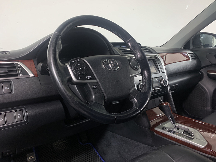 TOYOTA Camry 2.5, 2013 года, Автоматическая, Серебристый