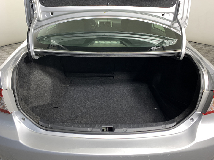 TOYOTA Corolla 1.6, 2012 года, Автоматическая, Серебристый