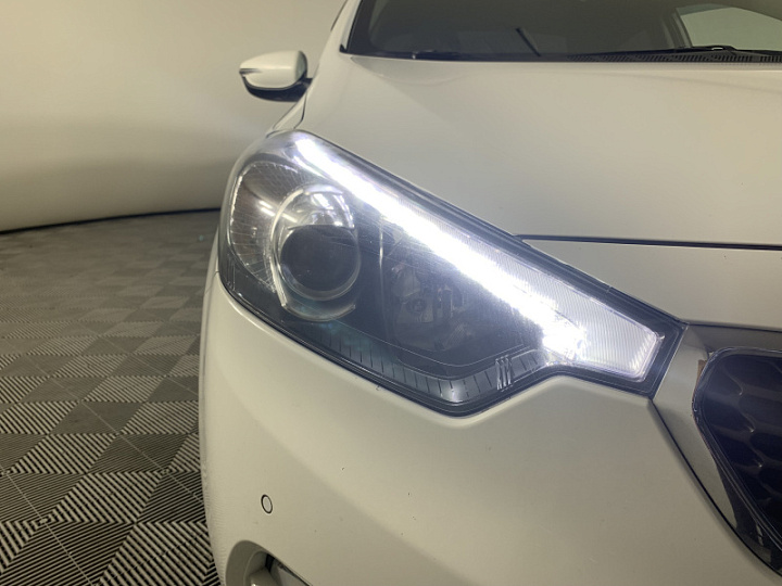 KIA Cerato 2, 2014 года, Автоматическая, БЕЛЫЙ