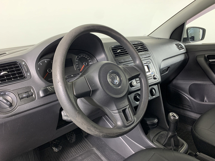 VOLKSWAGEN Polo 1.6, 2011 года, Механика, БЕЛЫЙ