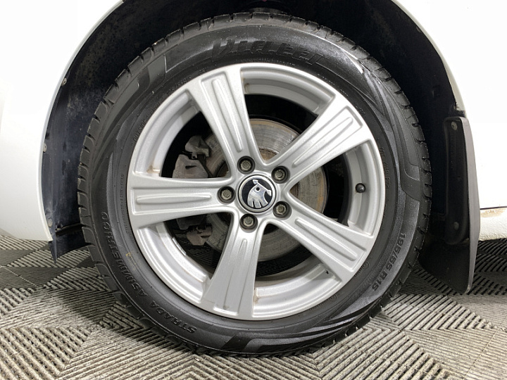 SKODA Rapid 1.6, 2019 года, Механика, БЕЛЫЙ