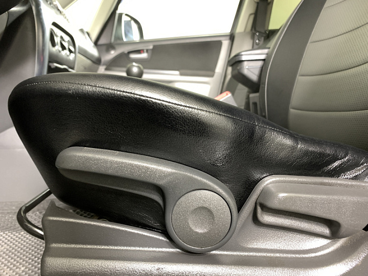 SUZUKI SX4 1.6, 2013 года, Механика, Серебристый