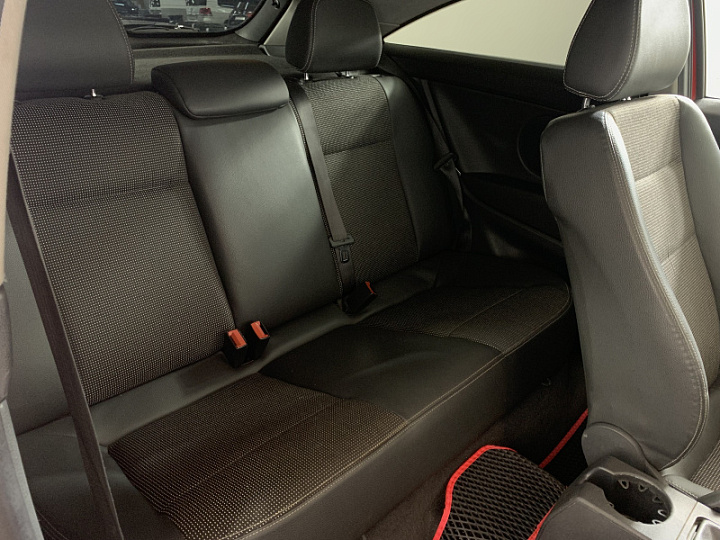 Opel Astra 1.8, 2008 года, Механика, Красный