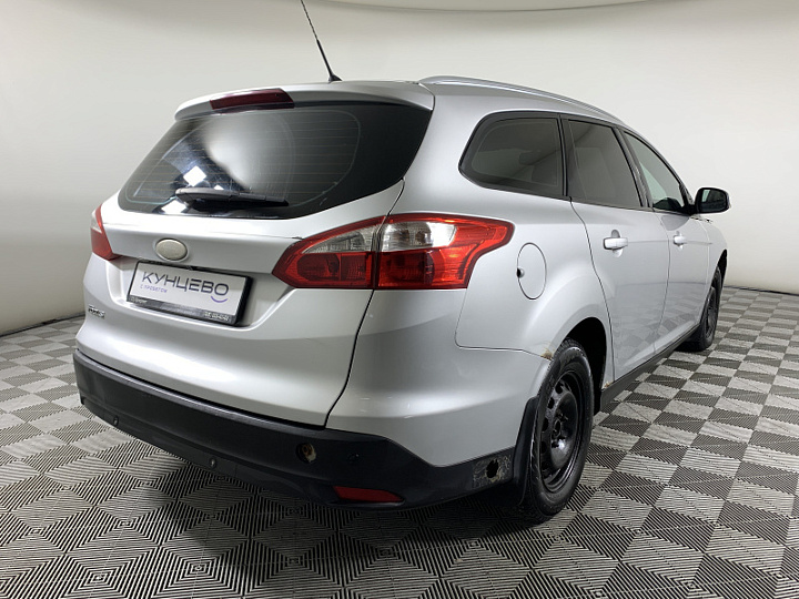 Ford Focus 1.6, 2014 года, Механика, Серебристый