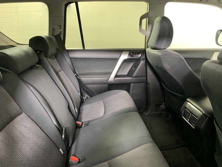 TOYOTA Land Cruiser Prado 2.8, 2017 года, Автоматическая, БЕЛЫЙ