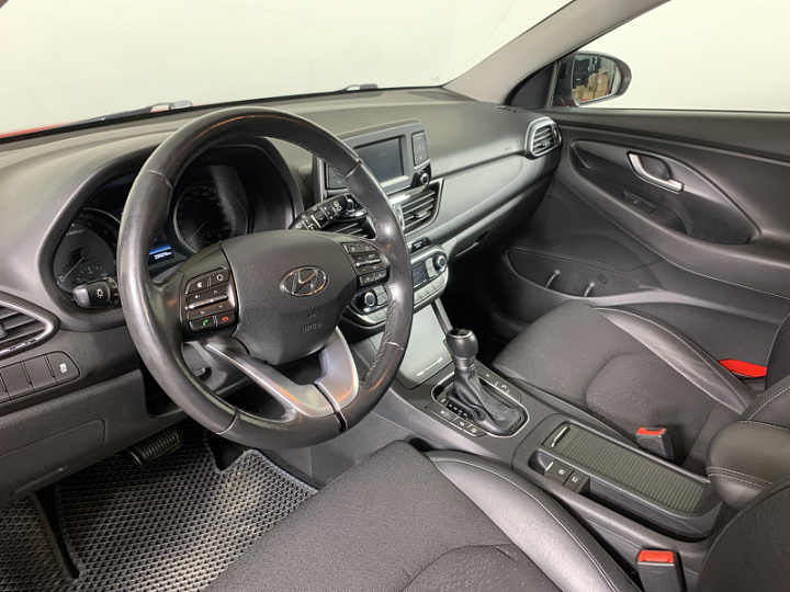 HYUNDAI i30 1.6, 2017 года, Автоматическая, КРАСНЫЙ