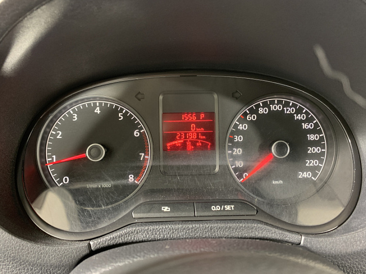 VOLKSWAGEN Polo 1.6, 2013 года, Автоматическая, ЧЕРНЫЙ