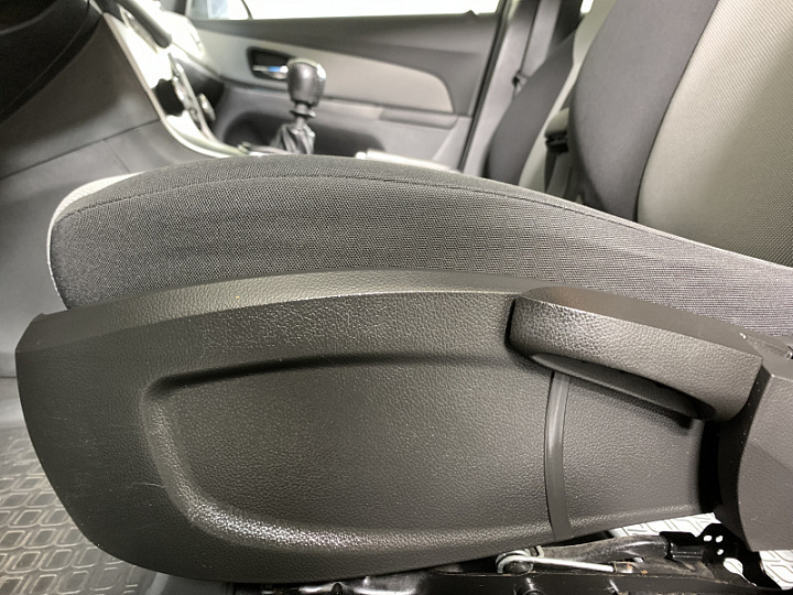 Chevrolet Cruze 1.6, 2012 года, Механика, Серый