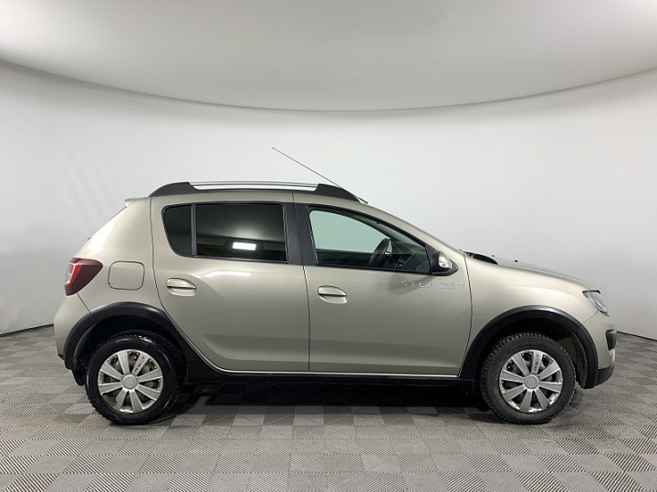 RENAULT Sandero Stepway 1.6, 2015 года, Механика, БЕЖЕВЫЙ