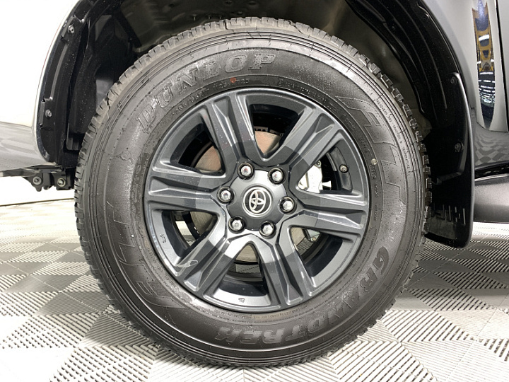 TOYOTA Hilux 2.7, 2022 года, Автоматическая, ЧЕРНЫЙ