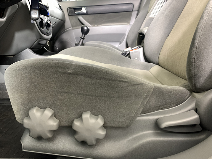 Daewoo Gentra 1.5, 2015 года, Механика, Темно-серый