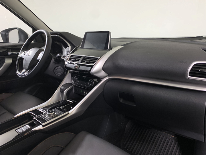 Mitsubishi Eclipse Cross 1.5, 2022 года, Вариатор, Белый