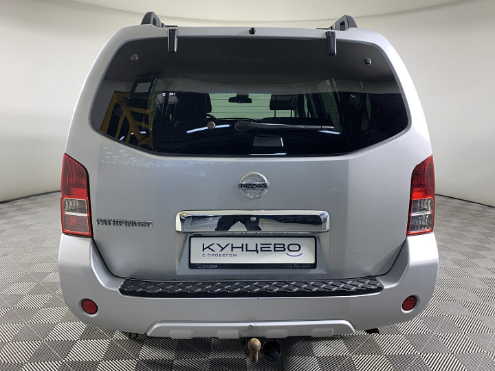 Nissan Pathfinder 2.5, 2010 года, Автоматическая, Серебристый