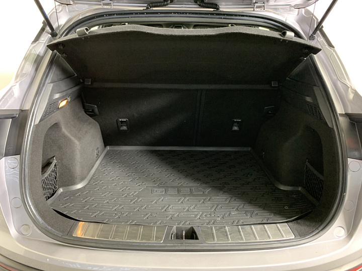 Geely Coolray 1.5, 2020 года, Робот, Серебристый
