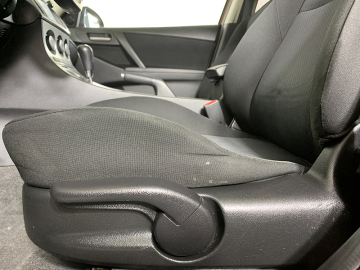 MAZDA 3 1.6, 2010 года, Автоматическая, КРАСНЫЙ