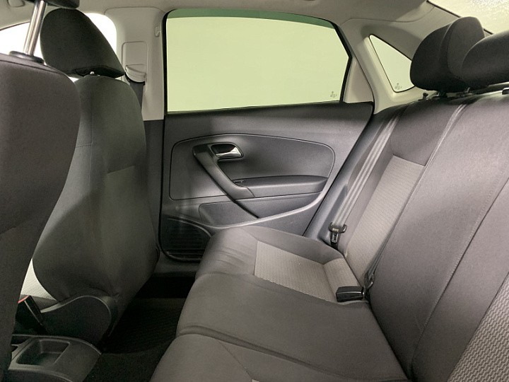 VOLKSWAGEN Polo 1.6, 2012 года, Механика, Серебристо-желтый