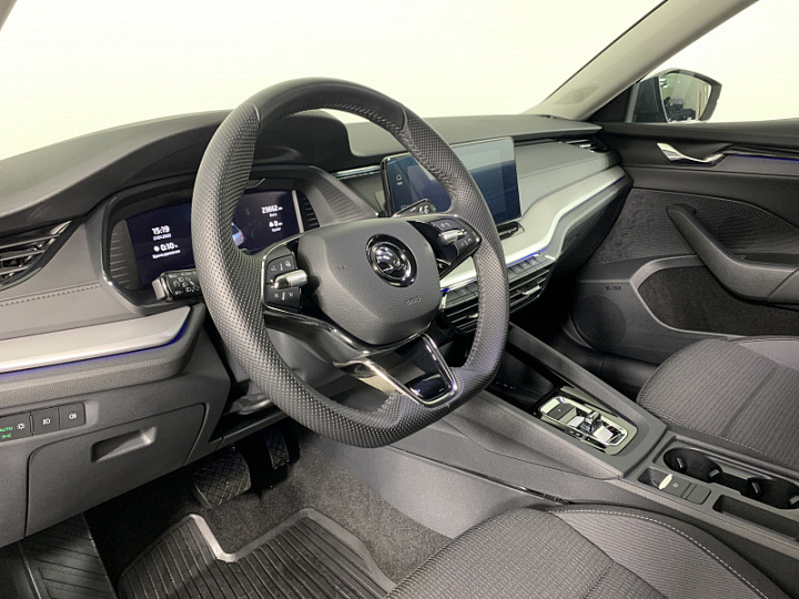 SKODA Octavia 1.4, 2021 года, Автоматическая, СЕРЫЙ