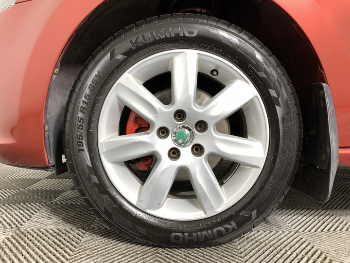 VOLKSWAGEN Polo 1.6, 2011 года, Автоматическая, ВИШНЕВО-КРАСНЫЙ