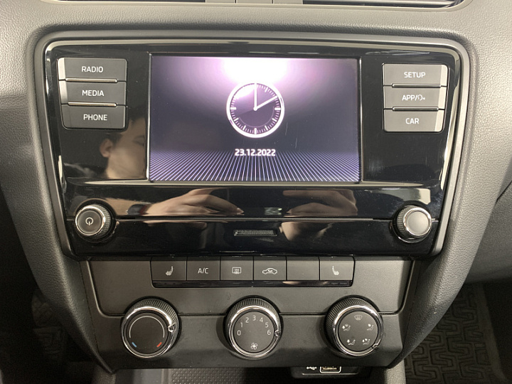 SKODA Octavia 1.6, 2019 года, Автоматическая, КОРИЧНЕВЫЙ