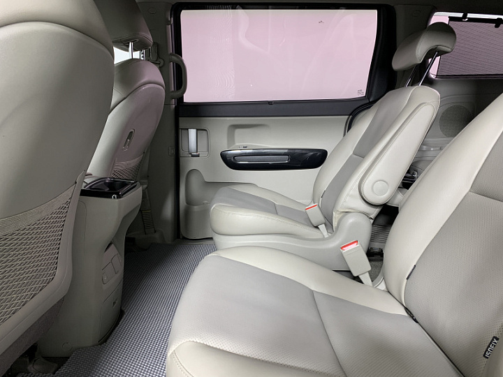 KIA Carnival 2.2, 2017 года, Автоматическая, ЧЕРНЫЙ