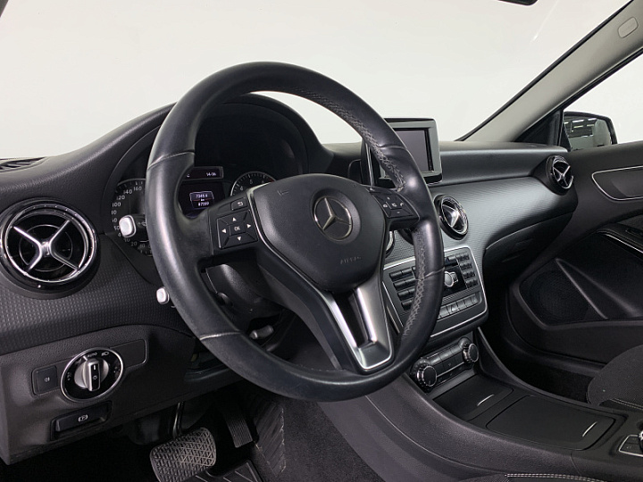 MERCEDES-BENZ A-Класс 1.6, 2013 года, Автоматическая, ЧЕРНЫЙ