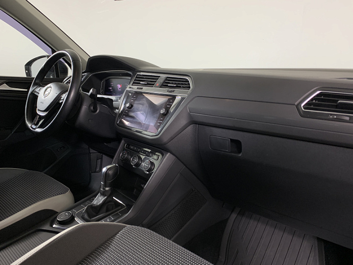 VOLKSWAGEN Tiguan 1.4, 2019 года, Робот, ЧЕРНЫЙ