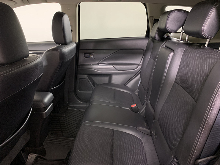 MITSUBISHI Outlander 2.4, 2016 года, Вариатор, ЧЕРНЫЙ