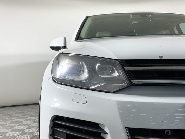VOLKSWAGEN Touareg 3.6, 2012 года, Автоматическая, БЕЛЫЙ