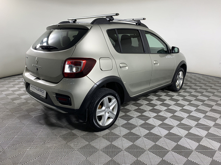Renault Sandero 1.6, 2016 года, Механика, Бежевый