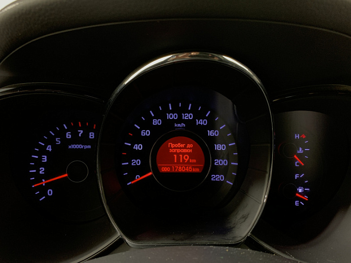 KIA Rio 1.6, 2013 года, Механика, Серебристый