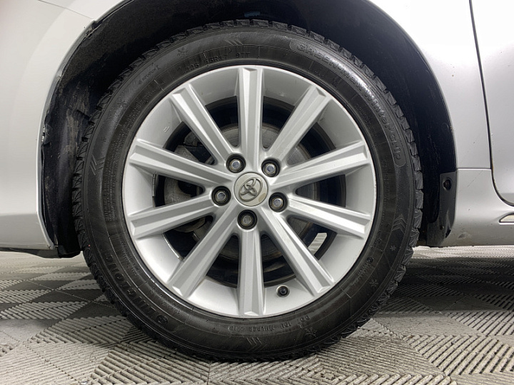 TOYOTA Camry 2.5, 2013 года, Автоматическая, Серебристый