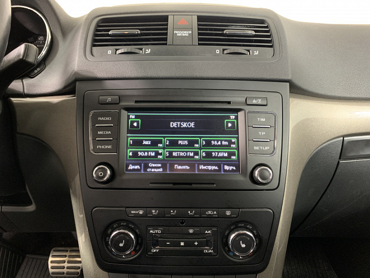 SKODA Yeti 1.8, 2014 года, Робот, Серебристый