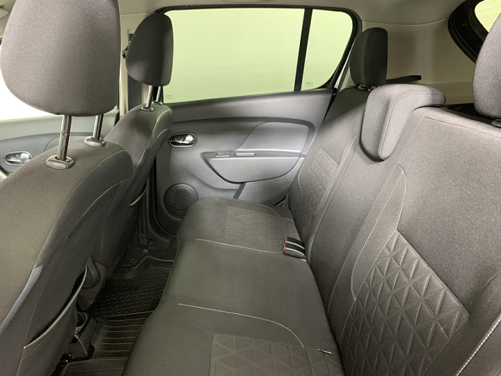 RENAULT Sandero Stepway 1.6, 2017 года, Автоматическая, ЧЕРНЫЙ
