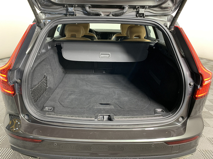 VOLVO V60 Cross Country 2, 2019 года, Автоматическая, Серо-зеленый