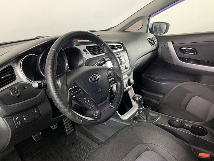 KIA Ceed 1.6, 2012 года, Механика, БЕЛЫЙ