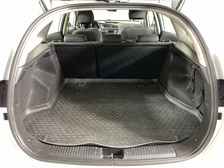 KIA Ceed 1.6, 2017 года, Автоматическая, БЕЛЫЙ