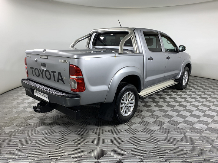 TOYOTA Hilux 3, 2015 года, Автоматическая, Серебристый