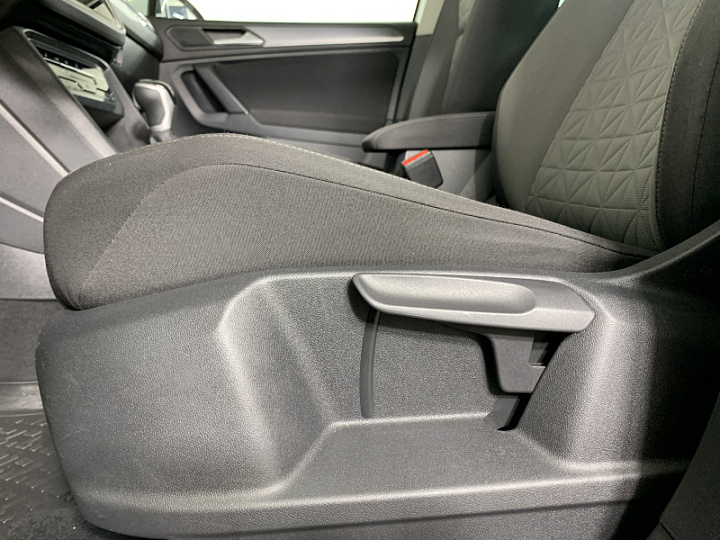 VOLKSWAGEN Tiguan 1.4, 2021 года, Робот, БЕЛЫЙ