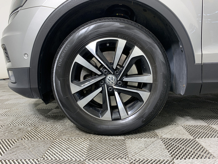 VOLKSWAGEN Tiguan 2, 2019 года, Автоматическая, Серебристый