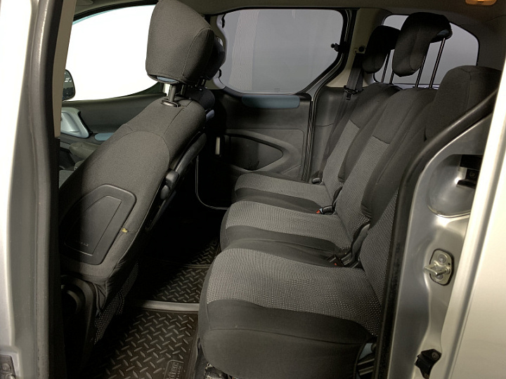 Citroen Berlingo 1.6, 2014 года, Механика, Серебристый