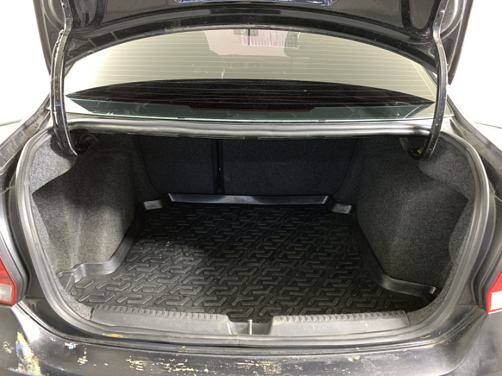 VOLKSWAGEN Polo 1.6, 2013 года, Механика, ЧЕРНЫЙ