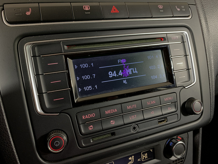 VOLKSWAGEN Polo 1.6, 2013 года, Автоматическая, ВИШНЕВО-КРАСНЫЙ