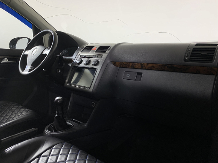 VOLKSWAGEN Touran 1.6, 2008 года, Механика, ЧЕРНЫЙ