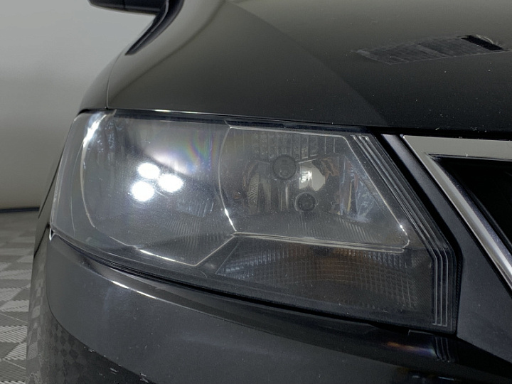 Skoda Rapid 1.6, 2017 года, Механика, Черный