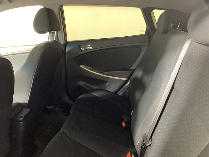 HYUNDAI Solaris 1.6, 2011 года, Автоматическая, КРАСНЫЙ